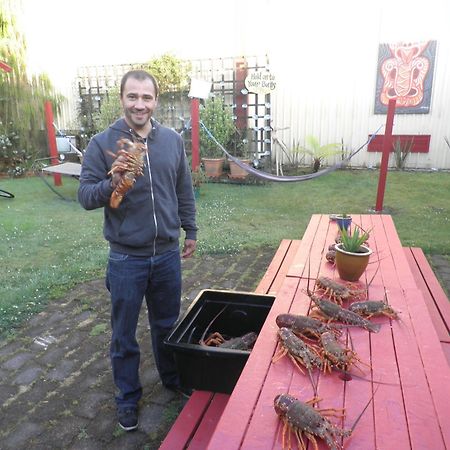 Bazil'S Backpackers Bbh Hostel & Surf School Westport Exterior foto