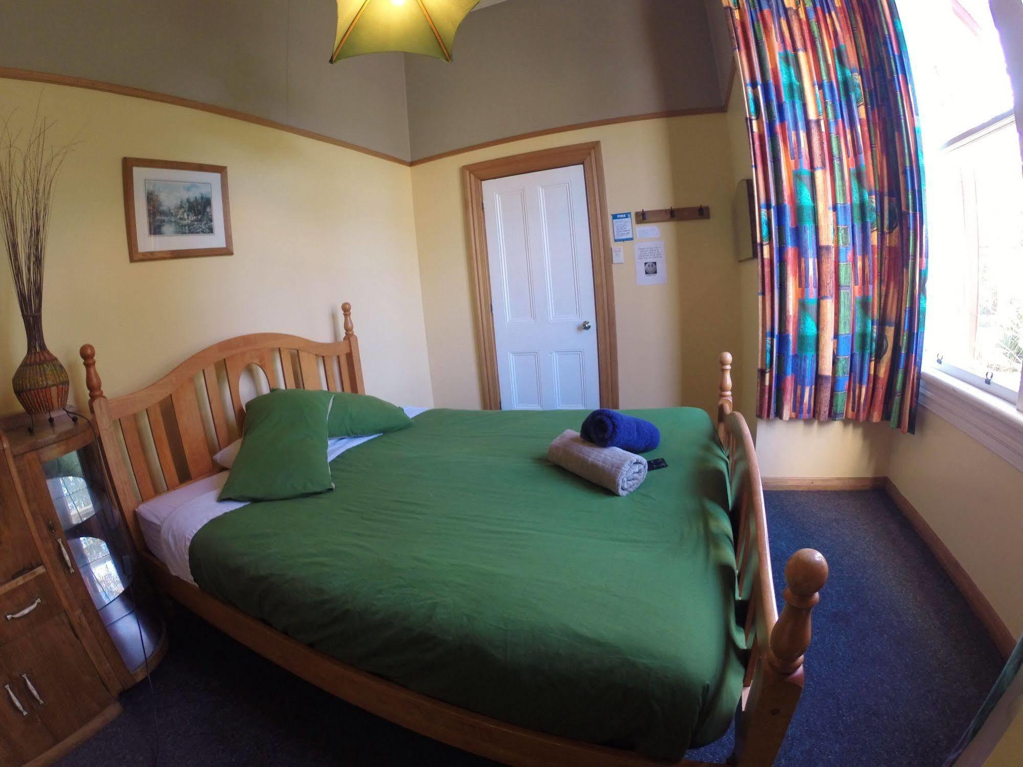 Bazil'S Backpackers Bbh Hostel & Surf School Westport Exterior foto
